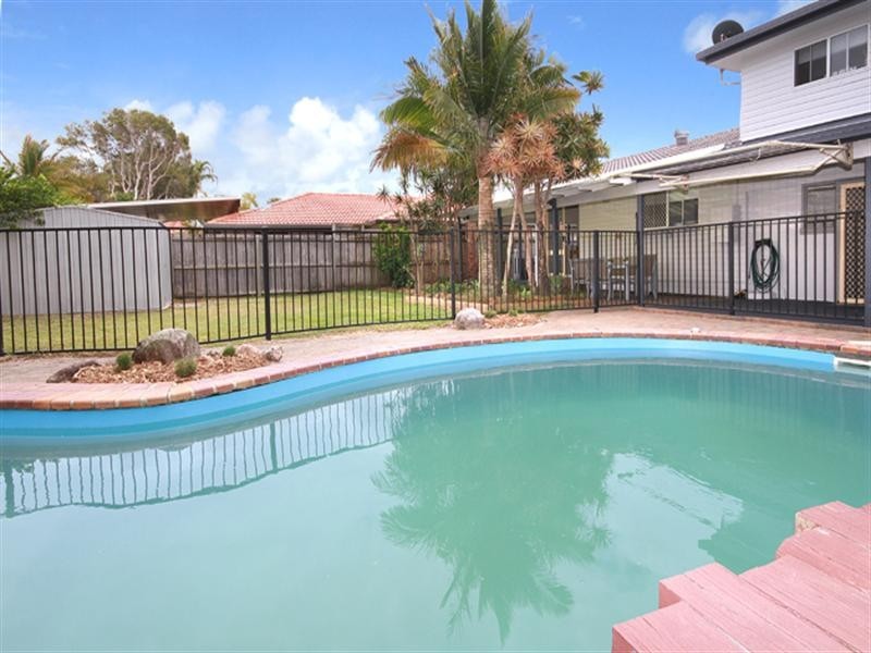 8 Mallawa Street, Buddina QLD 4575