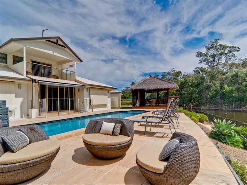 16 Campbellville Circuit, Pelican Waters QLD 4551