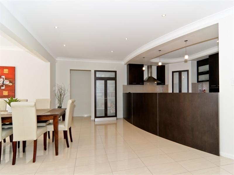 16 Campbellville Circuit, Pelican Waters QLD 4551