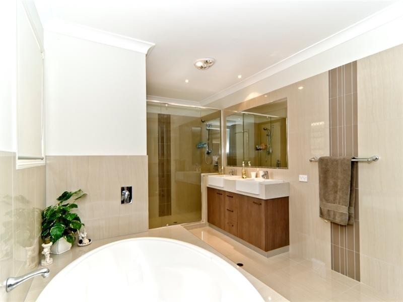 16 Campbellville Circuit, Pelican Waters QLD 4551