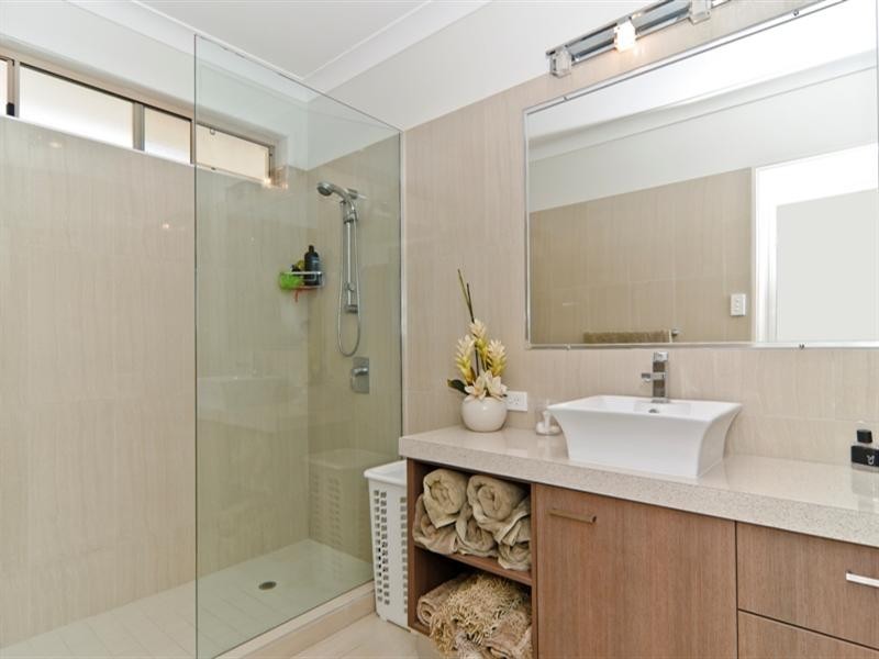 16 Campbellville Circuit, Pelican Waters QLD 4551