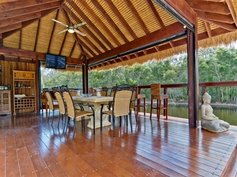 16 Campbellville Circuit, Pelican Waters QLD 4551