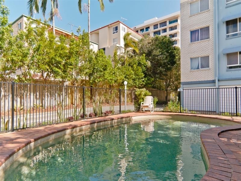 Unit 8 ‘Chequers’ 34 King Street, Kings Beach QLD 4551