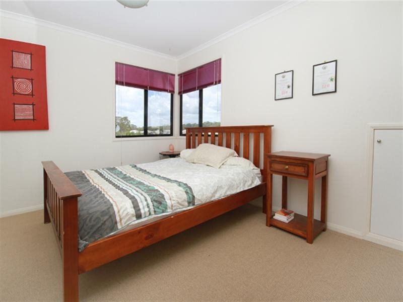 8 Domatia Place, Meridan Plains QLD 4551
