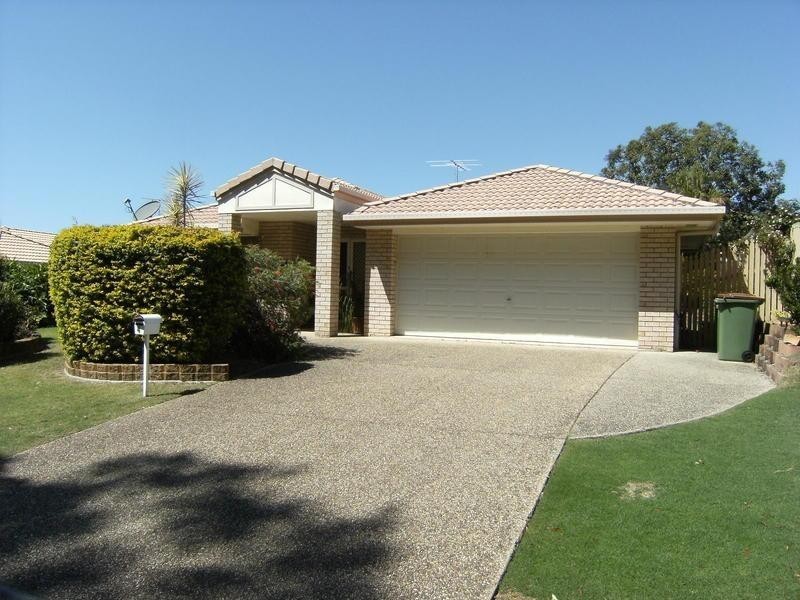 4 Hinchinbrook Court, Little Mountain QLD 4551