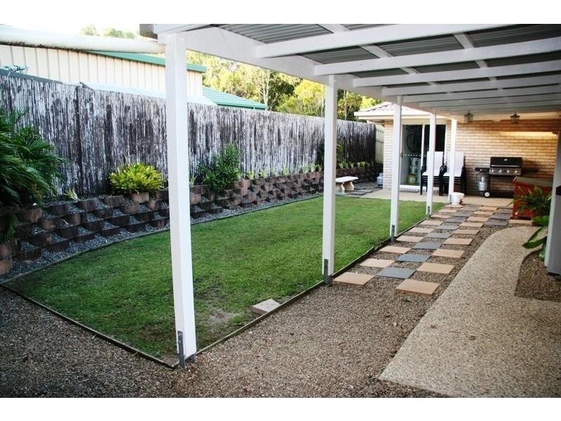 4 Hinchinbrook Court, Little Mountain QLD 4551