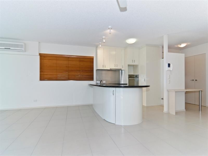 Unit 2 ‘Cabarita’ 82 The Esplanade, Golden Beach QLD 4551