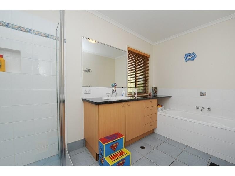 5 Kingston Court, Mooloolah Valley QLD 4553