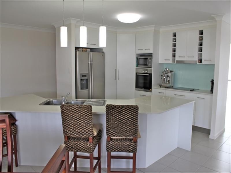 15 Kurrajong Crescent, Meridan Plains QLD 4551