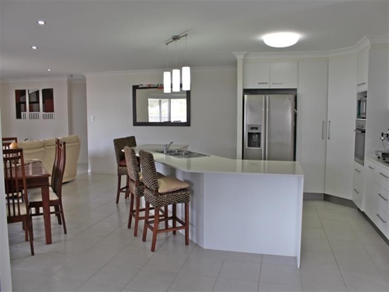 15 Kurrajong Crescent, Meridan Plains QLD 4551