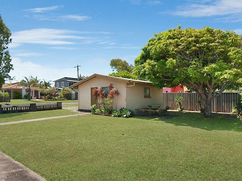 5 Coochin Street, Dicky Beach QLD 4551
