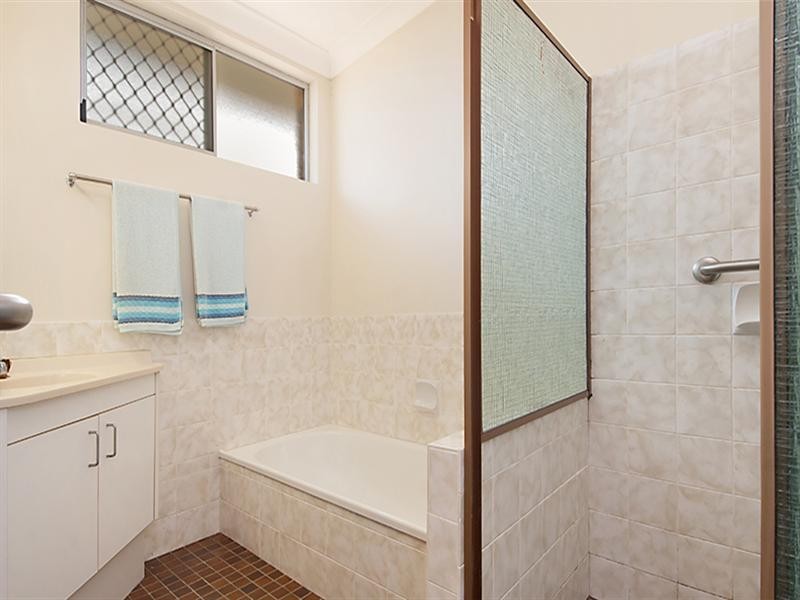5 Lewis Street, Caloundra QLD 4551