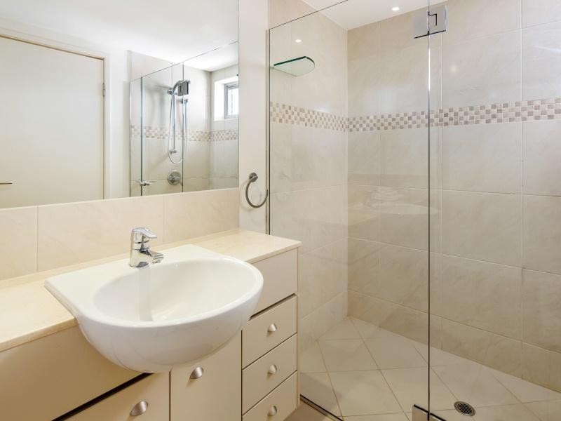 Unit 403 ‘Ocean Views Resort’ 115 Bulcock Street, Caloundra QLD 4551