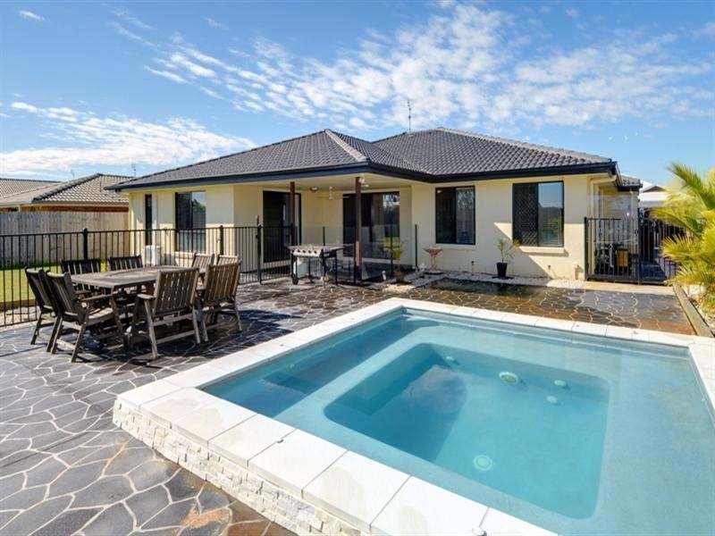 54 Discovery Drive, Little Mountain QLD 4551