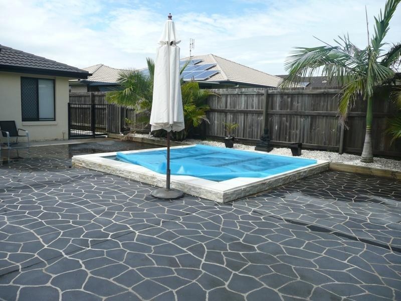 54 Discovery Drive, Little Mountain QLD 4551