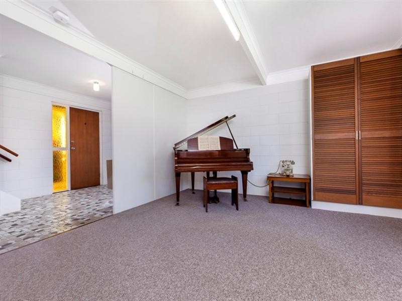 6 Earnshaw Street, Golden Beach QLD 4551