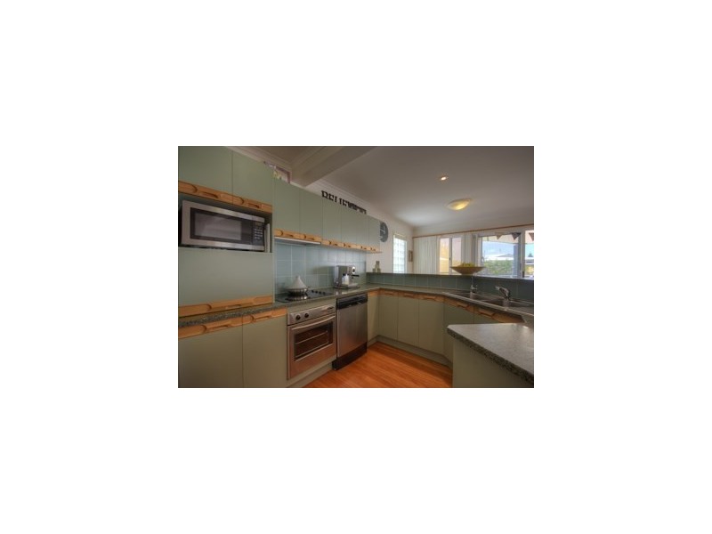 2/11 Wellington Parade, Shelly Beach QLD 4551