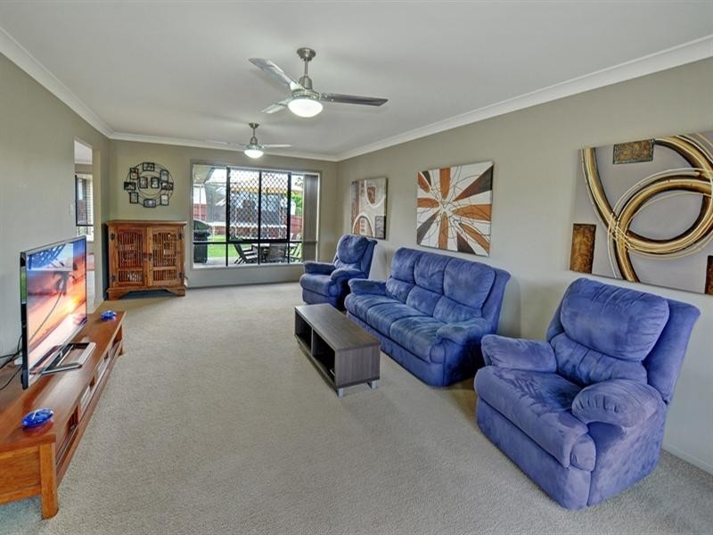 12 Maddock Avenue, Mooloolah Valley QLD 4553