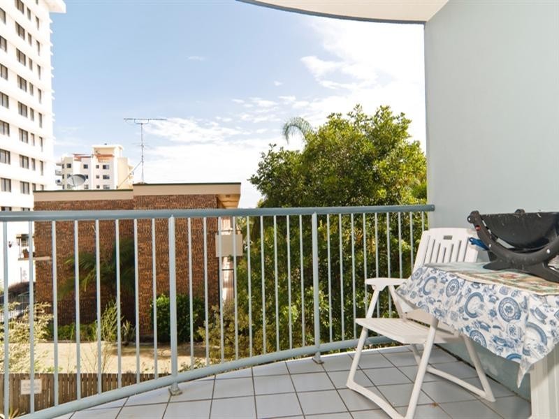 Unit 8 ‘Chequers’ 34 King Street, Kings Beach QLD 4551