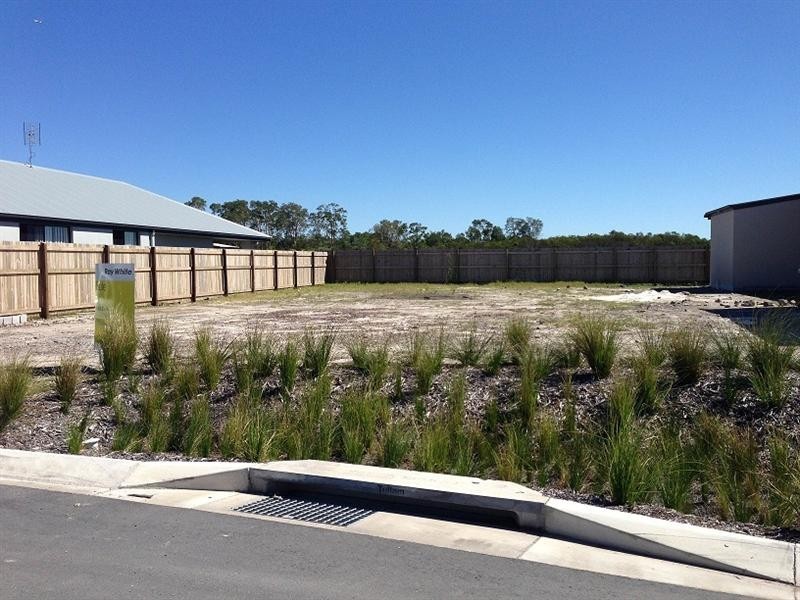 33 Sapphire Street, Caloundra West QLD 4551