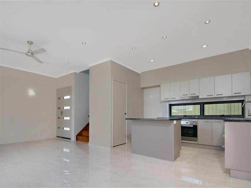 Unit 2/9 Bingera Terrace, Caloundra QLD 4551