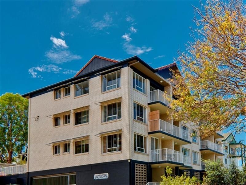 Unit 6 ‘Kensington’ 26 Saltair Street, Kings Beach QLD 4551