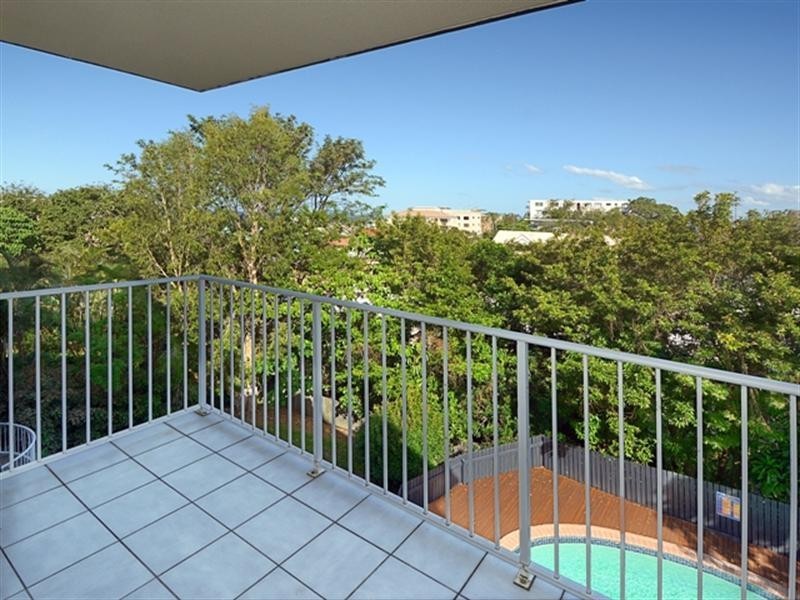 Unit 6 ‘Kensington’ 26 Saltair Street, Kings Beach QLD 4551