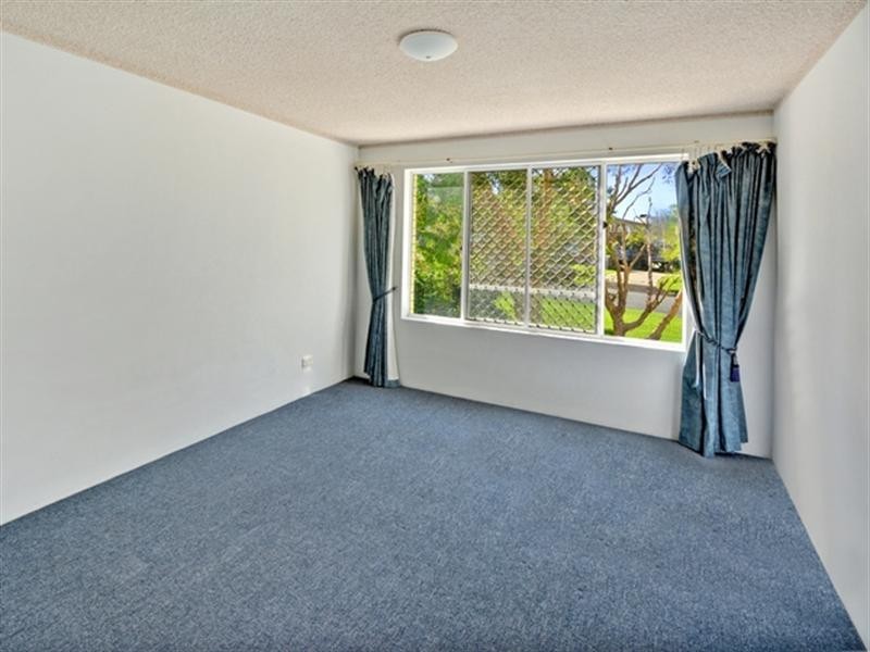 Unit 6 ‘Kensington’ 26 Saltair Street, Kings Beach QLD 4551