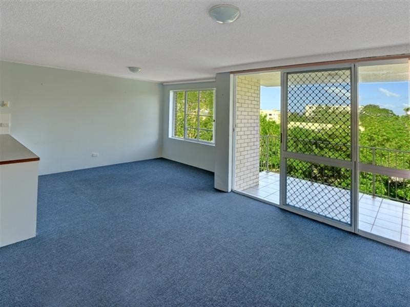 Unit 6 ‘Kensington’ 26 Saltair Street, Kings Beach QLD 4551