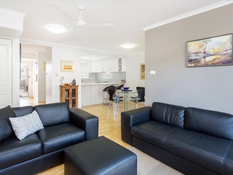 Unit 26 ‘Oaks Oasis’ 2 Landsborough Parade, Golden Beach QLD 4551