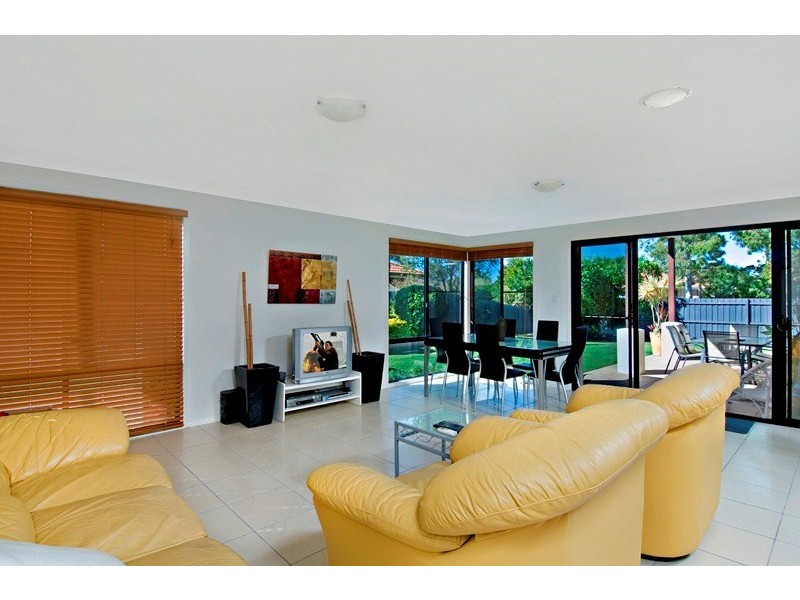 1 Edwardson Drive, Pelican Waters QLD 4551