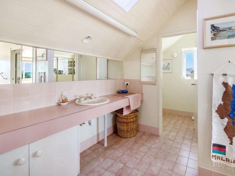 25 Queen of Colonies Parade, Moffat Beach QLD 4551