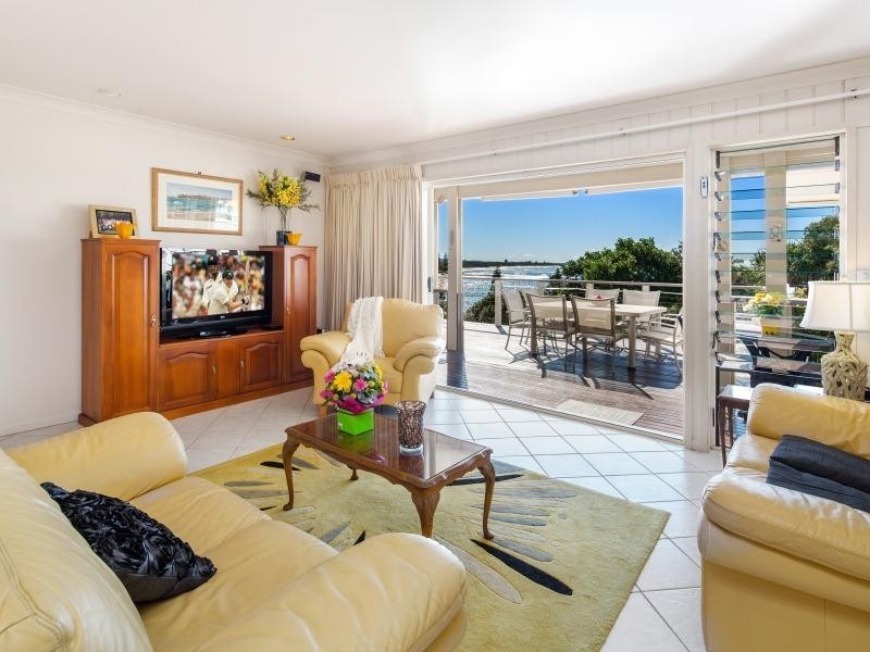 25 Queen of Colonies Parade, Moffat Beach QLD 4551