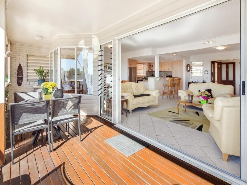 25 Queen of Colonies Parade, Moffat Beach QLD 4551