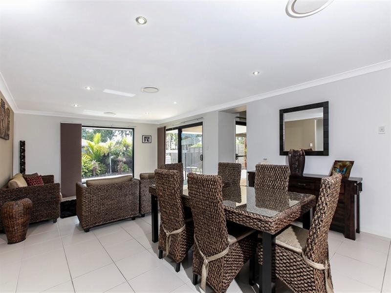 11 Rebecca Street, Little Mountain QLD 4551