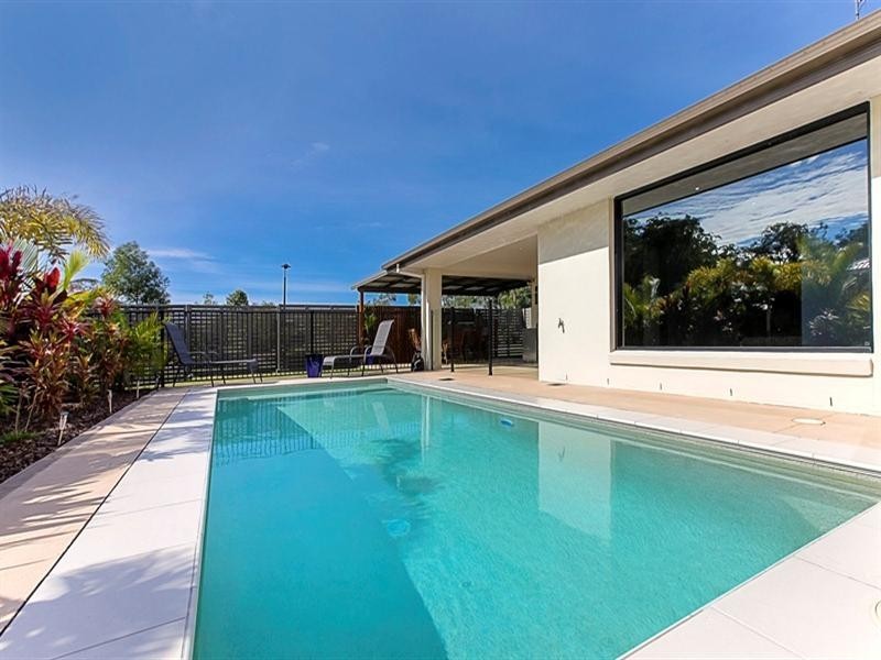 11 Rebecca Street, Little Mountain QLD 4551