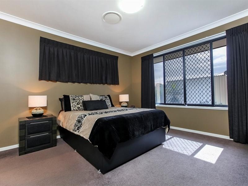 11 Rebecca Street, Little Mountain QLD 4551