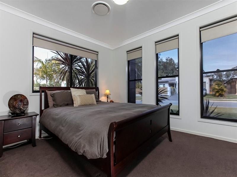 11 Rebecca Street, Little Mountain QLD 4551