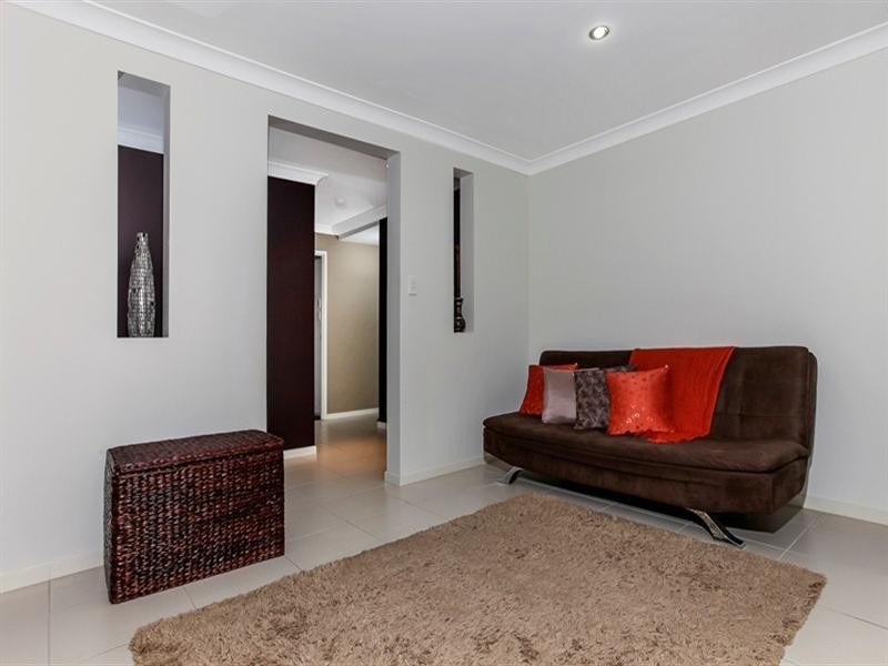 11 Rebecca Street, Little Mountain QLD 4551