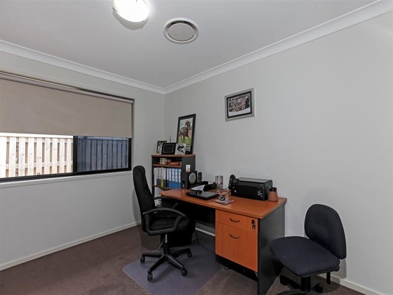 11 Rebecca Street, Little Mountain QLD 4551