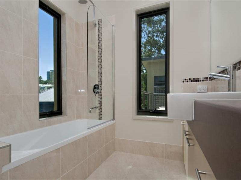 Unit 2/9 Bingera Terrace, Caloundra QLD 4551