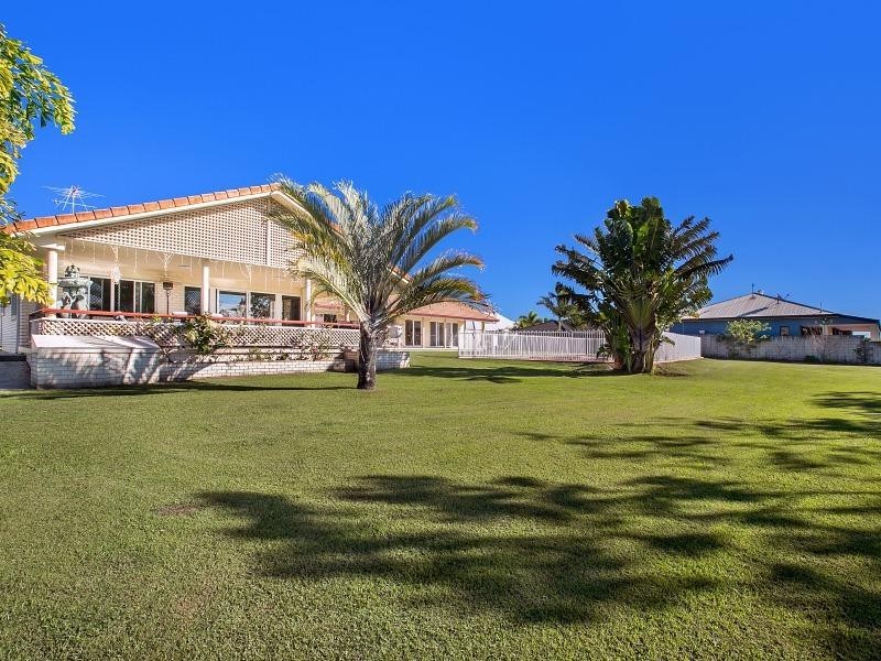 6 Greenvale Court, Little Mountain QLD 4551