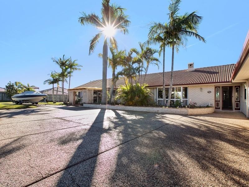 6 Greenvale Court, Little Mountain QLD 4551