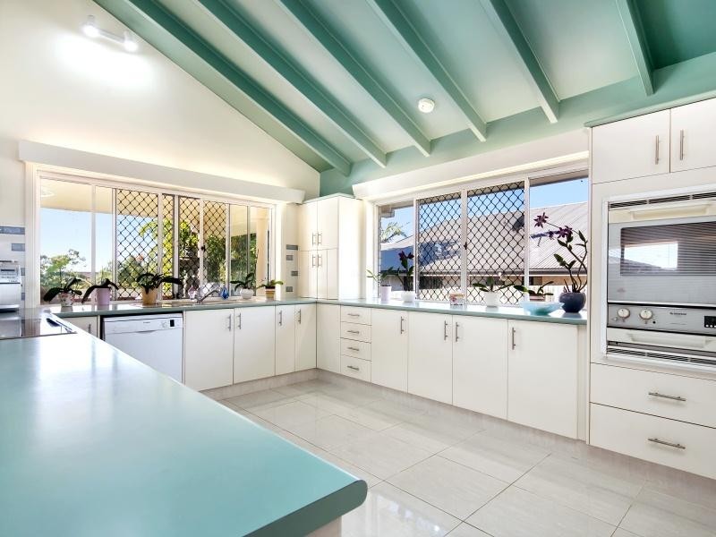 6 Greenvale Court, Little Mountain QLD 4551