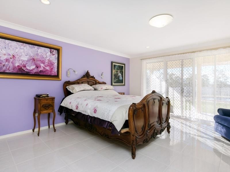 6 Greenvale Court, Little Mountain QLD 4551