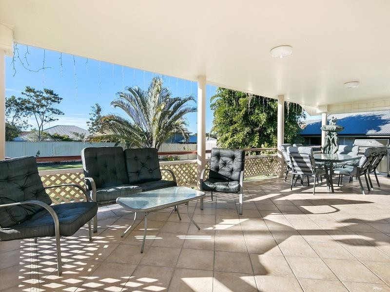 6 Greenvale Court, Little Mountain QLD 4551