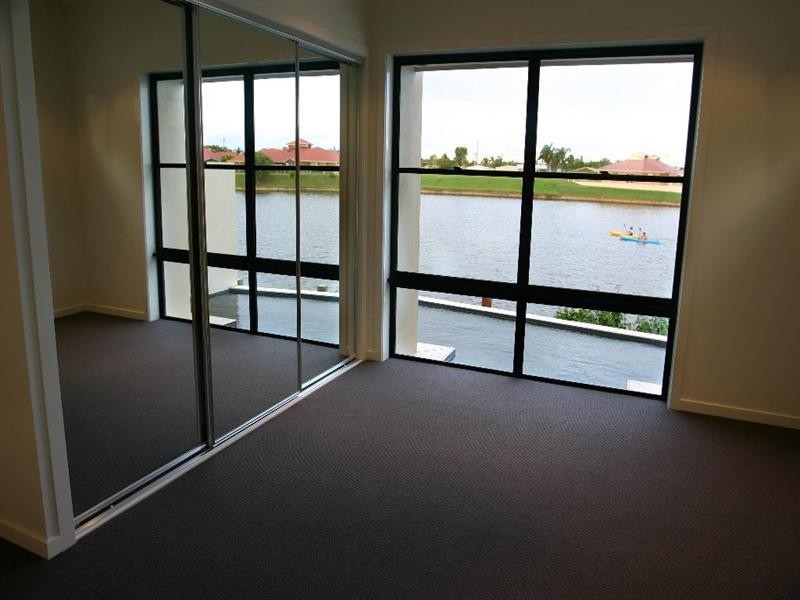 6 Antigua Court, Kawana Island QLD 4575