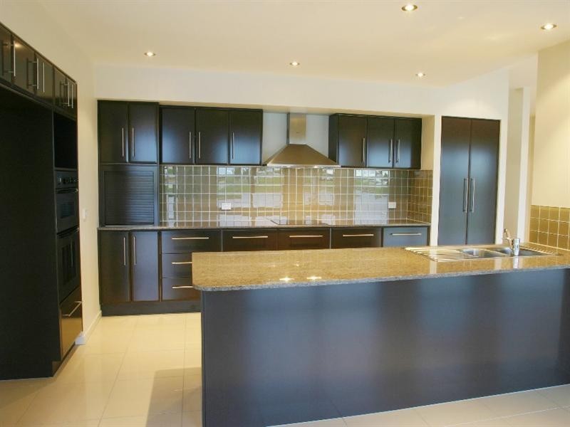 6 Antigua Court, Kawana Island QLD 4575