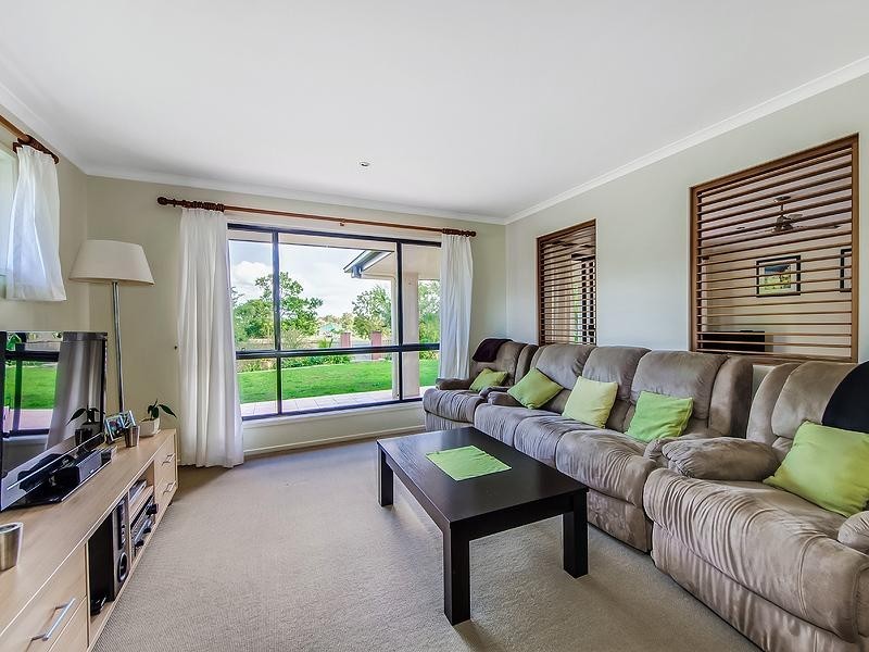 8 Dunbrody Street, Caloundra West QLD 4551