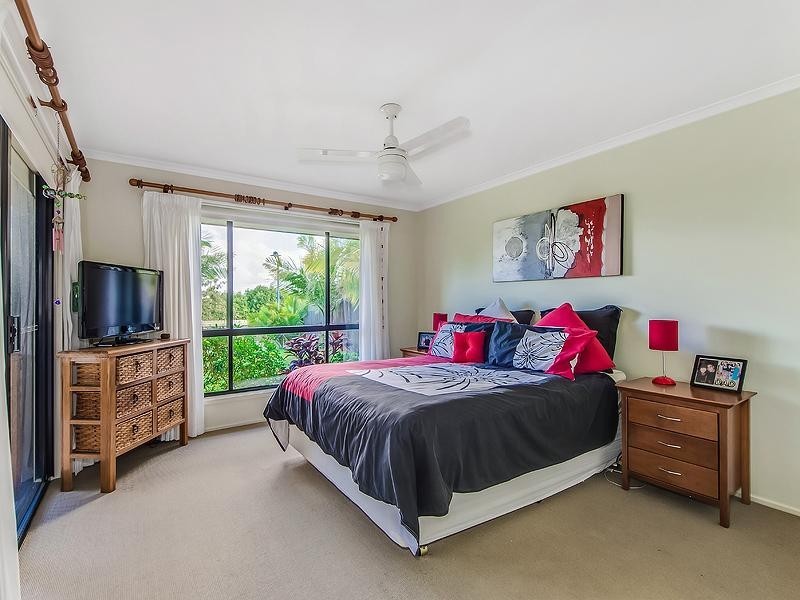 8 Dunbrody Street, Caloundra West QLD 4551